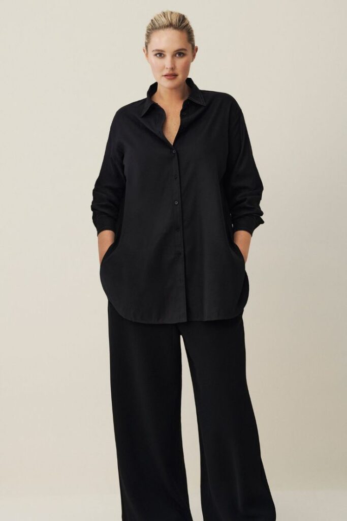 Tailored Black Trousers with a Long Tunic