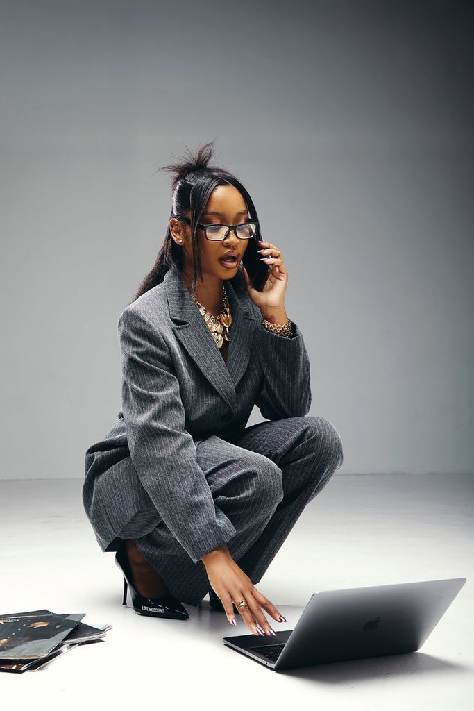 27 Boss Girl Outfit Ideas for a Feminine Power Look